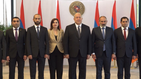 Նիկոլ Փաշինյանի ու նախարարների երդման արարողությունը Բաղրամյան 26–ում