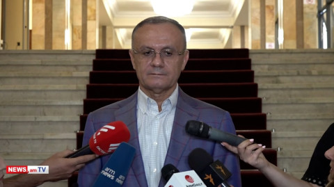 Իշխանությունները երեւի ենթադրում են, որ այդ տարածքներն անցնելու են Ադրբեջանին. Սեյրան Օհանյան