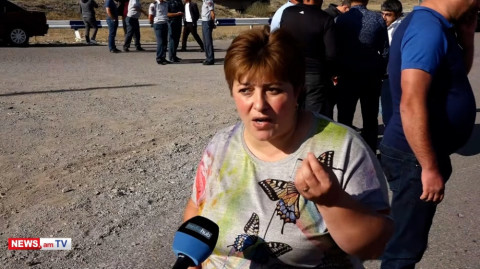 Նիկոլը սովոր ա ոստիկանների հետ, բայց մենք չէ, գազան չեն ոստիկանները. բնակիչները ճանապարհը չեն բացում