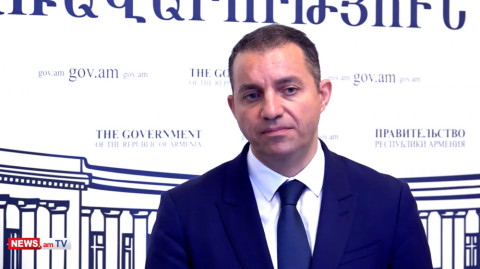 «Ձեզ թվո՞ւմ է՝ պետք է կյանքը կանգնեցնենք ու զբաղվենք մենակ էդ մի ճանապարհով». Քերոբյան