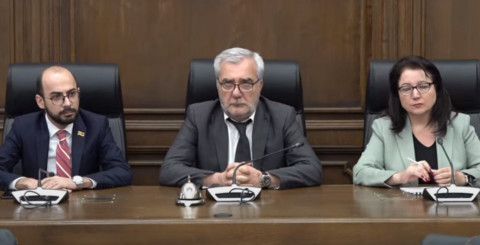 Ադրբեջանի ու Իրանի միջեւ պետք է ճշտեն՝ մաքսային, թե ապօրինի գործողություն է. Անդրանիկ Քոչարյան