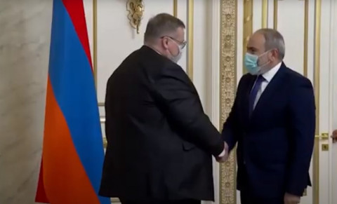 Հայաստանը շահագրգռված է կոմունիկացիաների բացմամբ. Փաշինյանը՝ Ռուսաստանի փոխվարչապետին