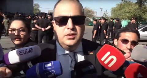 Լրագրողները խանգարո՞ւմ էին ձեզ հարգել զոհվածների հիշատակը. հարց ՔՊ–ականին