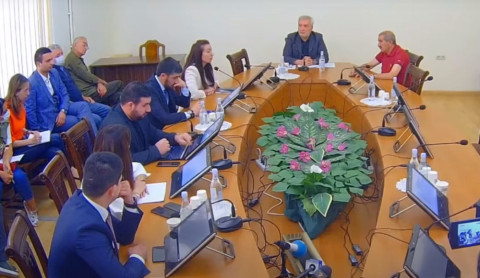 Ես դեմ չեմ, պարոն Ղազինյանին անընդհատ հաճույք պատճառով, դեմ քվեարկեմ իրեն. ՔՊ–ական