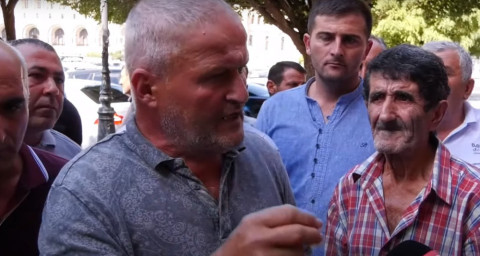 Արա, բա չմտածե՞ս, թե 30 հազար տոննա խաղողը որտեղ դասավորես․ արմավիրցները Կառավարության մոտ են