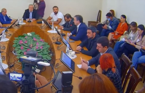 «Հոկտեմբերի 7-ին առաջարկվել է պատերազմը դադարեցնել, այդ ժամանակ ունեինք 356 զոհ, այսօր՝ մոտ 3900». Ղազինյան