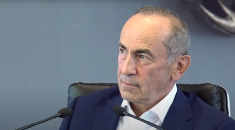 «Հայաստանի ղեկավարը պետք է բանակցի մի մարդու հետ, որն իրեն հարբեցող ծաղրածու է անվանել». Քոչարյան