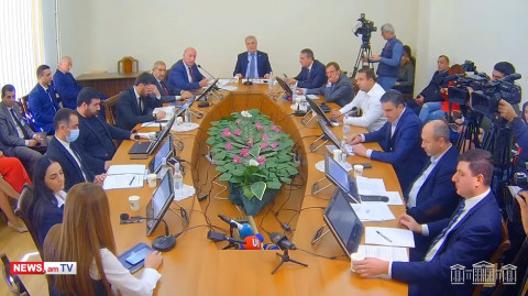 Աննա Գրիգորյանի հարցերը ոնց որ գիշերային վիկտորինայի հարցեր լինեն․ Արմեն Խաչատրյան