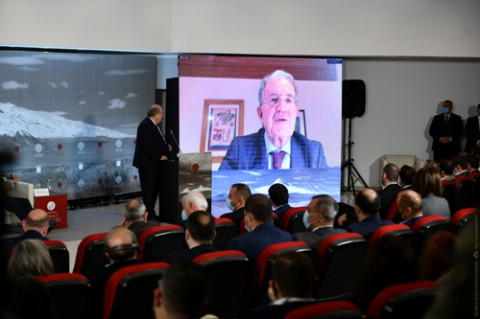 Հայաստանի աշխարհագրական դիրքն այնպիսին է, որ ստիպված եք հավասարակշռություն պահել. Ռոմանո Պրոդի