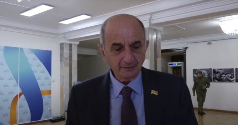 Պիտի հանրաքվե՞ անեինք' պատերազմը կանգնեցնել, թե չէ. Վ. Խաչատրյան