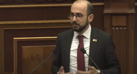 Լռեք, հանգստացեք. թեժ վիճաբանություն ՔՊ–ականի ու «Հայաստանի» պատգամավորների միջեւ