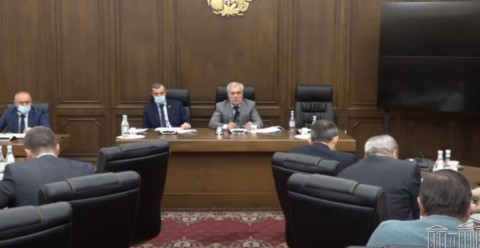 Կին փրկարարները ձեզ ինչո՞վ են խանգարում, որ կրճատում եք. պատգամավորը՝ ԱԻ նախարարին