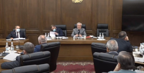 Ձին ինչպե՞ս է սահման պաշտպանում. թեժ բանավեճ ԱԺ հանձնաժողովի նիստում