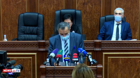 Վարդգես Սամսոնյանն ընտրվեց Գյումրիի քաղաքապետ. ավագանու անդամները ծափահարեցին