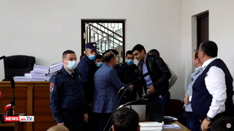 Առուշ Առուշանյանին դատարանում դիմավորեցին ծափահարություններով