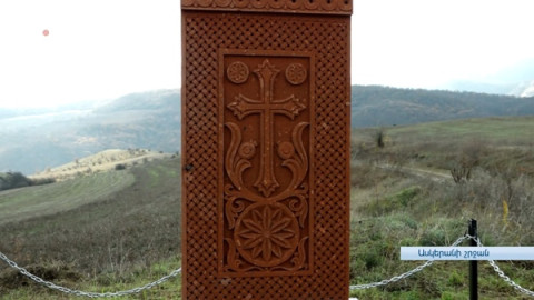 Վանք գյուղում մեկ տարի անց հուշաքար են կանգնեցրել զոհվածների հիշատակին