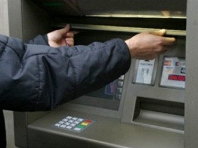 Բանկոմատի եւ բժշկական կենտրոնի տեսախցիկներն արձանագրել են գողերի դեմքերը