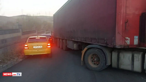 Գորիսի ճանապարհին բեռնատարի վթարի պատճառով ճանապարհը մի քանի ժամ փակ է