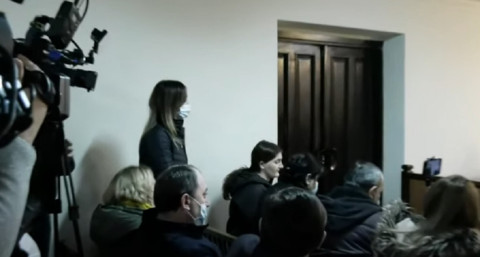 «Ամոթ, ամոթ». Վազգեն Մանուկյանի աջակիցները՝ մեղադրող դատախազին