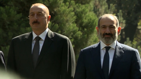 Ծրարով ու հեռախոսով Ալիևն ի՞նչ է փոխանցել Փաշինյանին․ Վանեցյանից բացի, ով է ապահովել օպերատիվ կապը