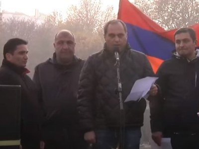 Ազատագրական շարժման անդամները պահանջում են Նիկոլ Փաշինյանի եւ Արմեն Սարգսյանի հրաժարականը
