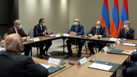 Փաշինյանի և արտախորհրդարանական ուժերի ղեկավարների մասնակցությամբ տեղի է ունեցել հերթական նիստը