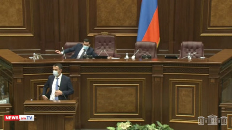 «Խնդրում եմ դուրս գալ». Արշակյանը Հռիփսիմե Ստամբուլյանին զրկեց խոսքի իրավունքից եւ հեռացրեց դահլիճից