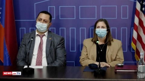 Դուք սովոր եք ամեն տեղ հայտնվել եւ փչացնել օրվա խորհուրդը. ԵՊՀ ռեկտորի ԺՊ–ն մեղադրեց լրագրողին