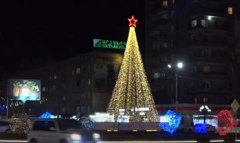 Ստեփանակերտում որոշ փողոցներ լուսավորվել են՝ Ամանորին ընդառաջ