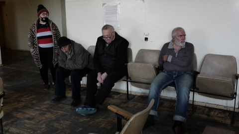 Նոր տարվա օրով ի՞նչ խղճով են մեզ փողոց գցում. անօթեւանների կացարանը տեղափոխում են Հաղթանակ թաղամաս