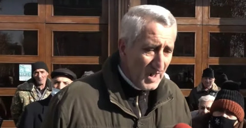 Անօթեւանների կացարանի բնակիչների բողոքի ակցիան՝ սոցապնախարարության դիմաց
