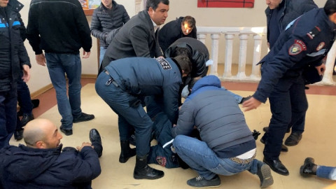 Փարաքարում քաշքշուկի հետեւանքով ուշաթափվում են քաղաքացին եւ ոստիկանը