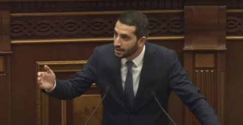 Պիտի ծրարով փող ստանայի, տոմս առնեի ու գնայի՞. Ռուբինյանը՝ Գեղամ Մանուկյանին