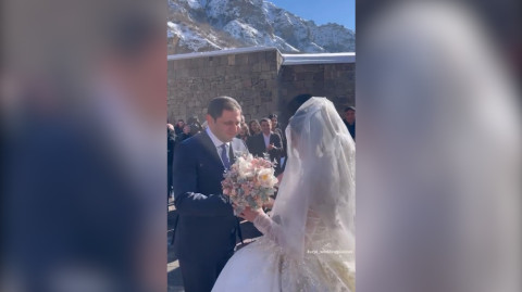 Կադրեր Սուրեն Պապիկյանի պսակադրությունից