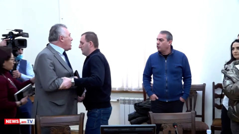 «Այ տղան դու ես, ոչխար», «Էս ի՞նչ կինո սարքեց». ԱԺ-ում կրքերը չեն հանդարտվում
