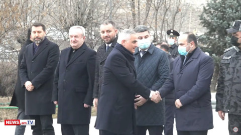 Նախարարներն ու ՔՊ–ական պատգամավորներն առանձին այցելեցին «Եռաբլուր»
