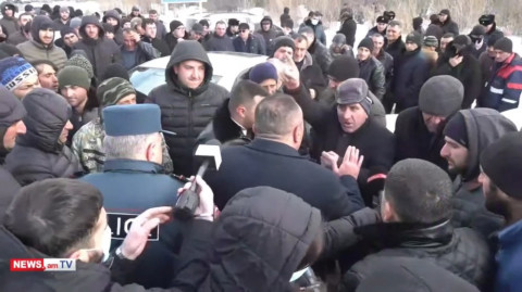 Մնամ ինչո՞վ ապրեմ, ձուկ չեն թողնում բռնեմ, 30 հատ կովս սատկավ. վարդենիսցին բորբոքվեց