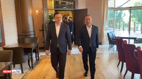 Ուկրաինայի արտգործնախարարը ժամանեց Անթալիա՝ Չավուշօղլուի հետ հանդիպման