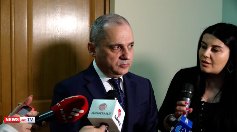 Ուզում են թող դռները կոտրեն կամ Ռուսաստանին խնդրեն և ստանան մեզ անհրաժեշտ հացահատիկը. Վահե Հակոբյան