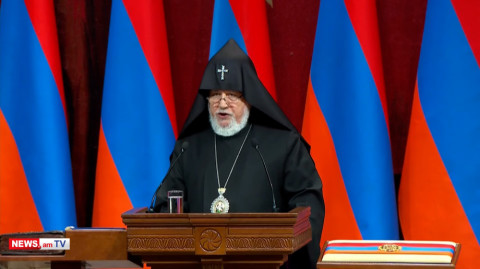 Երերուն է խաղաղությունը Հայաստանում եւ Արցախում, ապագան անորոշություններ է պարունակում. Գարեգին Բ