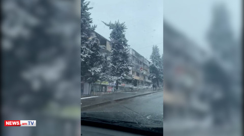 Ստեփանակերտում ձյուն է տեղում