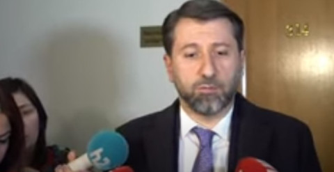 Դուք ինձ կդրդեք ապօրինության, եթե փորձեմ ուղիղ պատասխանել․ նախարարը լրագրողներին