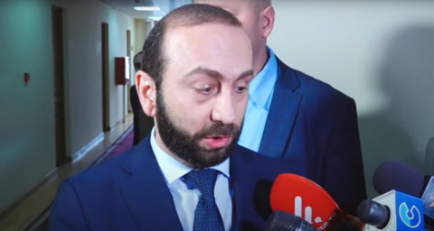 Արարատ Միրզոյանը «արդարացավ», թե ինչու չի ցանկանում պատասխանել լրագրողների հարցերին