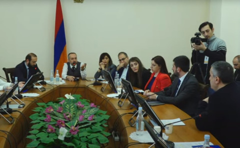 «Ըսենց գնում եք բանակցելո՞ւ». Արարատ Միրզոյանն ու Արմեն Ռուստամյանը վիճեցին