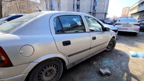 Պարեկները, կոտրելով մեքենայի ապակին, անգիտակից տղամարդուն դուրս են բերել սրահից