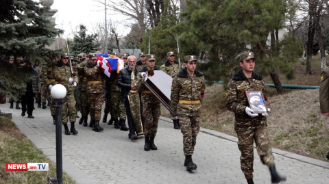 Քարագլուխ բարձունքը պահելիս զոհված հադրութցի Արարատին հուղարկավորեցին «Եռաբլուրում»