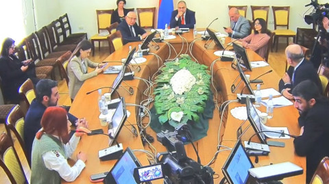 Բացառվում է, որ նույն անձը երկրորդ տեղամասում քվեարկի. Մուկուչյանը՝ ընդդիմադիր պատգամավորին