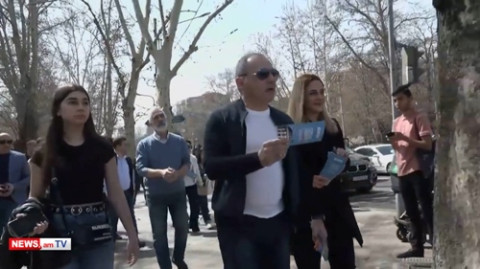 Վահե Հակոբյանը ՔՊ-ական Արայիկ Հարությունյանին եւ փոխվարչապետին հրավիրեց հանրահավաքի