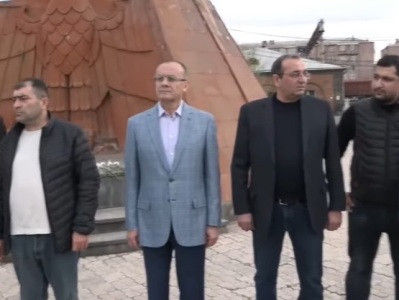 ՈՒՂԻՂ. ԱՐՄԱՎԻՐՈւՄ ՏԵՂԱԴՐՈւՄ ԵՆ ԱՐՑԱԽԻ ԴՐՈՇԸ