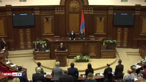 Նիկոլ Փաշինյանն ու ՔՊ–ականները 1 րոպե լռությամբ հարգեցին զոհված զինծառայողների հիշատակը